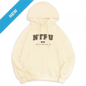 【預購至12/8，12/22陸續出貨】NTPU冬日輕甜系落肩帽T_奶霜白