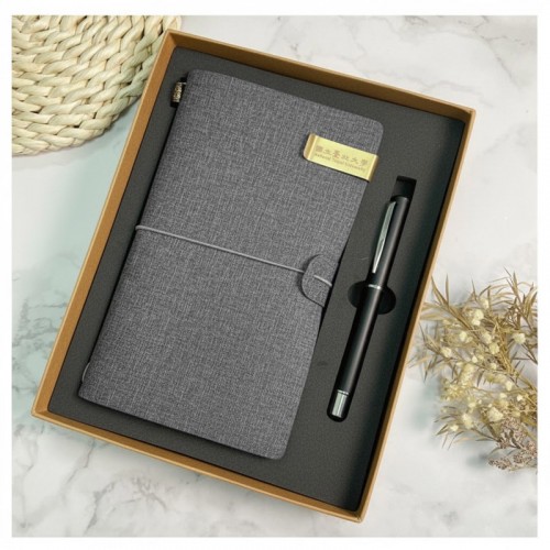 【團購商品,10個起做】北大旅行手札書寫禮盒_霧黑組/皮革組(可混色) 【團購商品,10個起做】北大旅行手札書寫禮盒_霧黑組/皮革組(可混色)